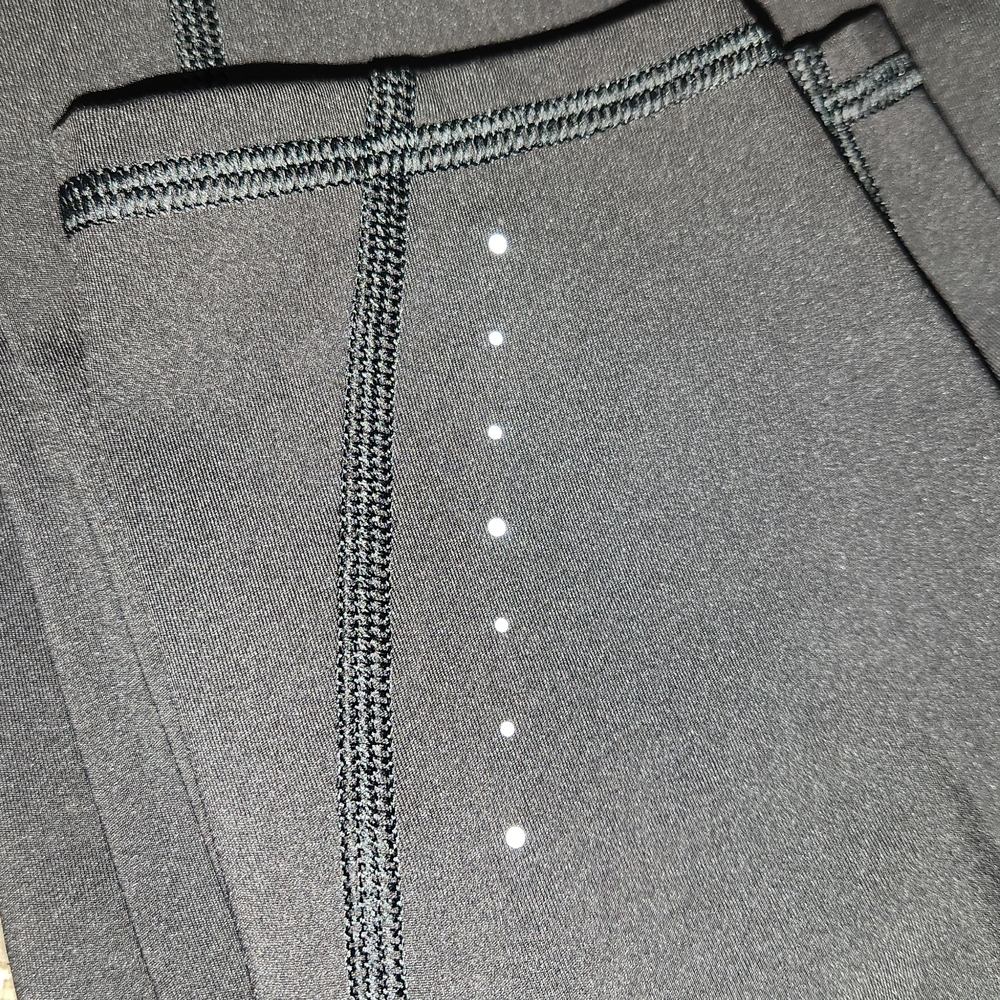 ATHLETA || Black Ankle Cropped Leggings - Picture 10 of 10